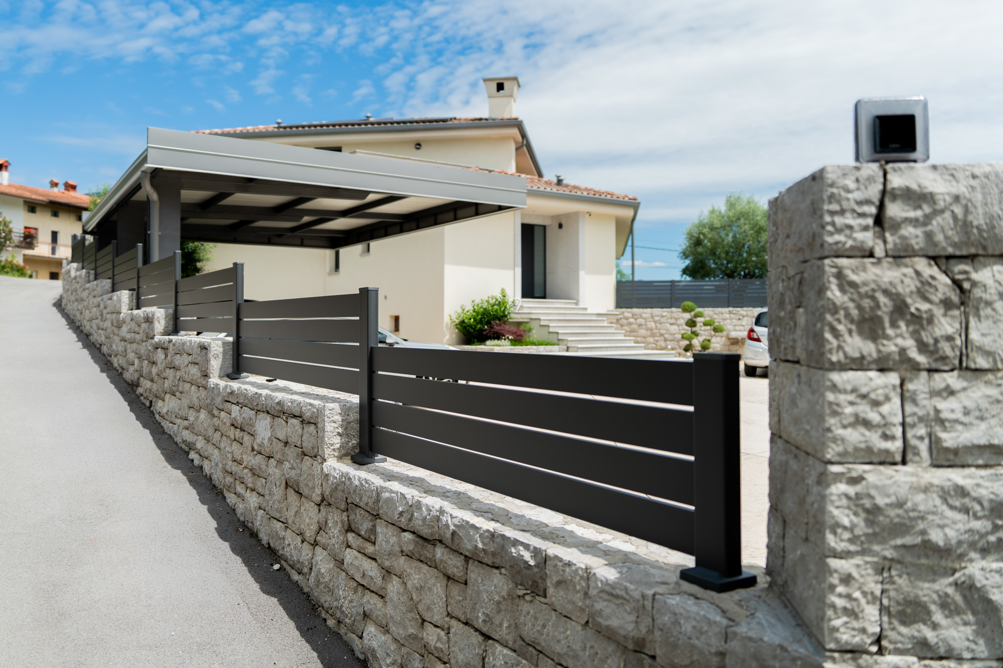 Aluminijsata Dvoriščna Ograja Linea By Simp